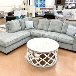 New Sectional 🔥🔥 IN STOCK NOW!!