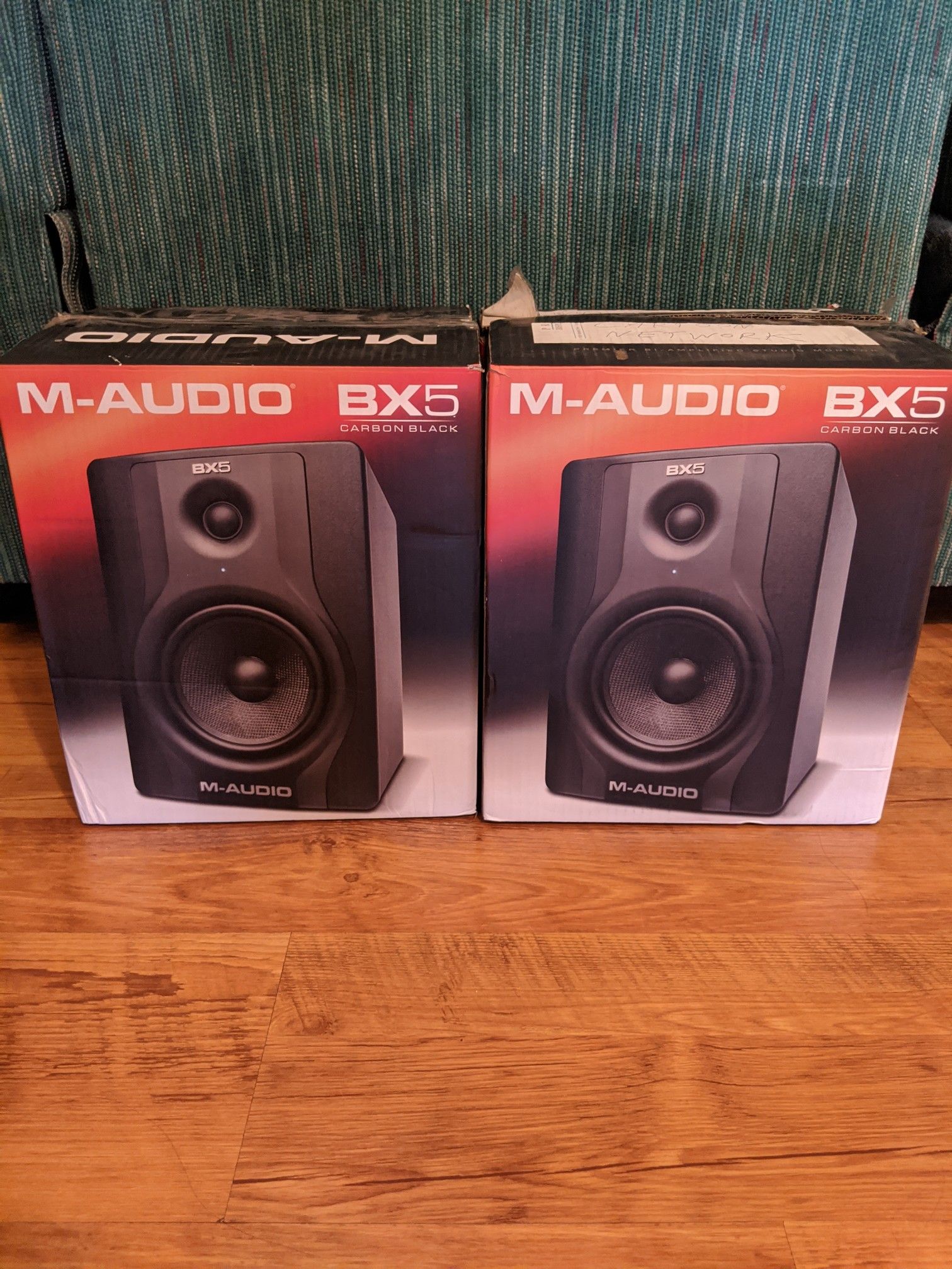 M-Audio BX5 Carbon Black Studio Monitor Speaker 5"