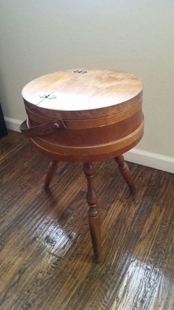 Vintage sewing/yarn Barrel basket