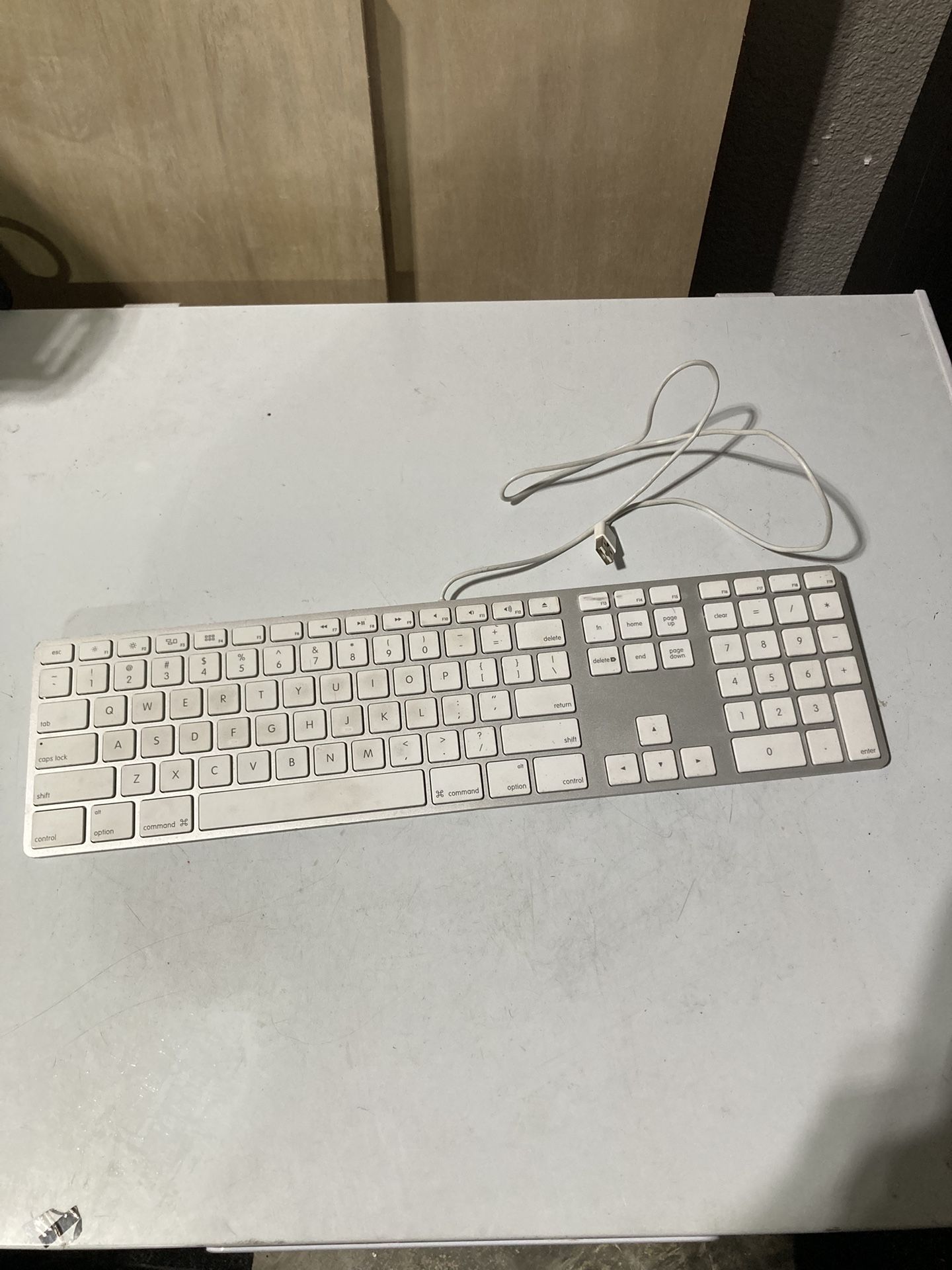 Apple Wired Keyboard