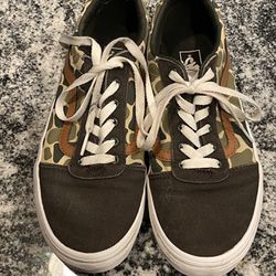 Vans Boys CAMO Ward Skate Shoes. Youth Size 6 