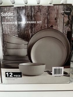 Stoneware dish set