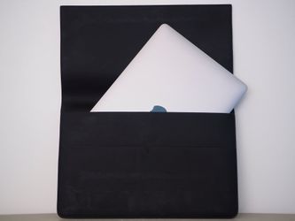 Portfolio Sleeve from von Holzhausen for 13-inch MacBook Air/Pro ~ Black Vegan Sleeve with Accessories Pocket ~ Rarely Used ~ Excellent Condition