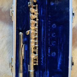 VINTAGE 1960’s Silver Plated Piccolo Model 5421 C In Blue Velvet Lined Hard Plastic 1960’s Case!