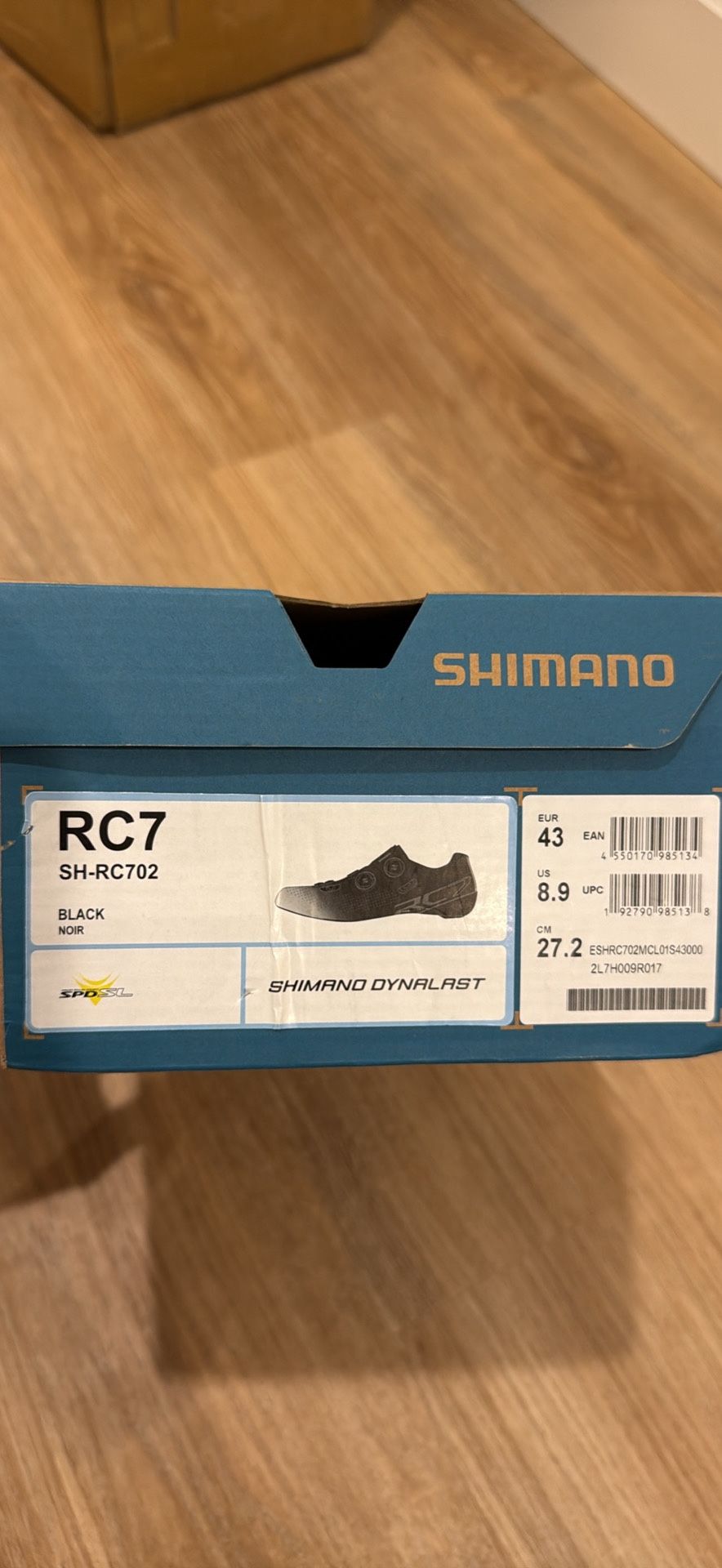 Shimano RC7 SH-RC702 Size 43 Brand New