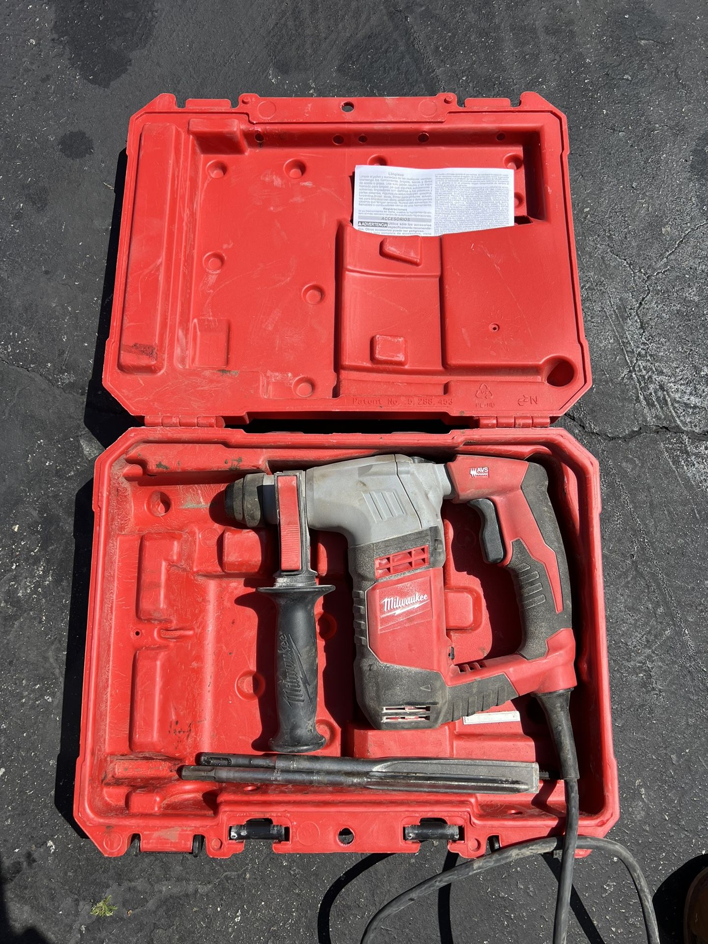 USED ONCE 5.5 Amp 5/8 in. Corded SDS-plus Concrete/Masonry Rotary Hammer Drill Kit with Case