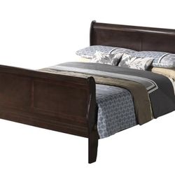 Queen Size Wooden Bed Frame – Clean, Sturdy, Like New