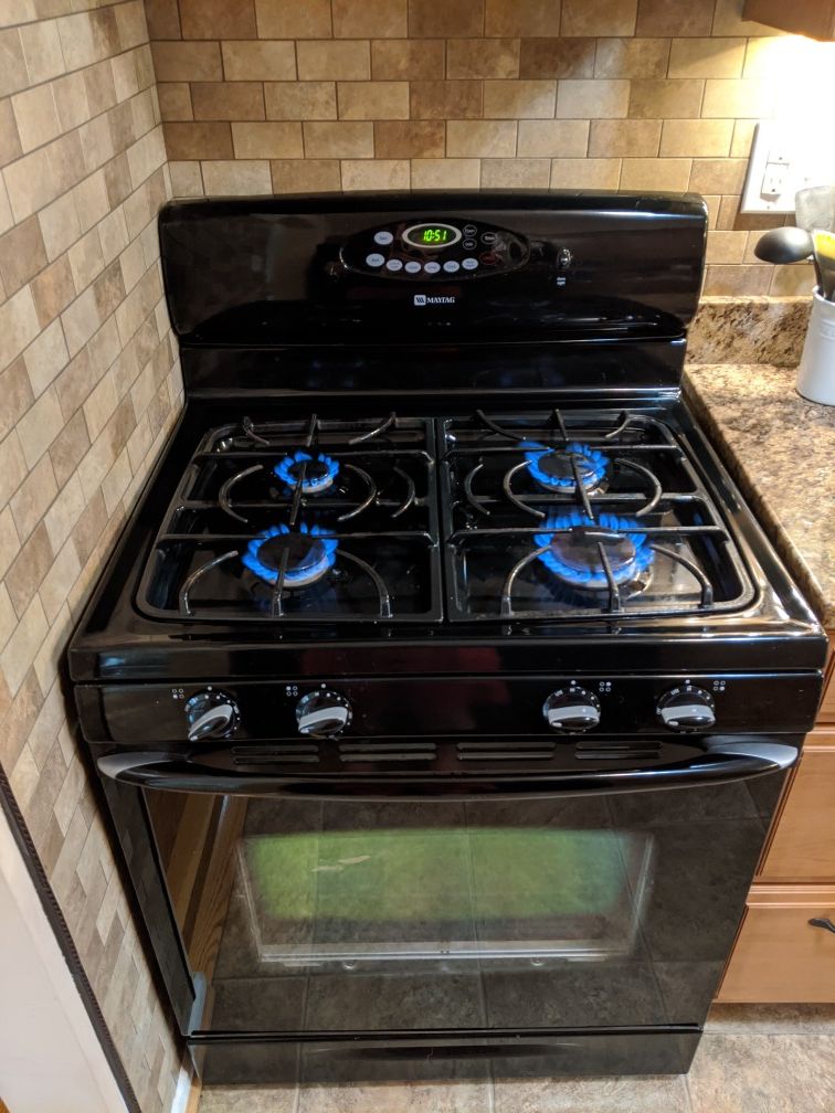 Maytag Gas Range/Stove (PICK UP ONLY)
