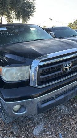2013 Toyota Tundra CrewMax