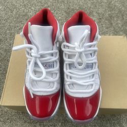 Jordan 11 Cherry Sz 5Y Read Description 