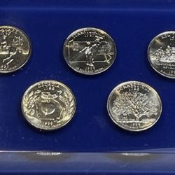 1999 State Quarter Set (5) Clad Coins in Blue Lucite Paperweight