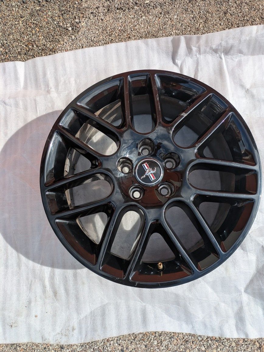 2005-2014 OEM Ford Mustang GT,V6 18"Rim