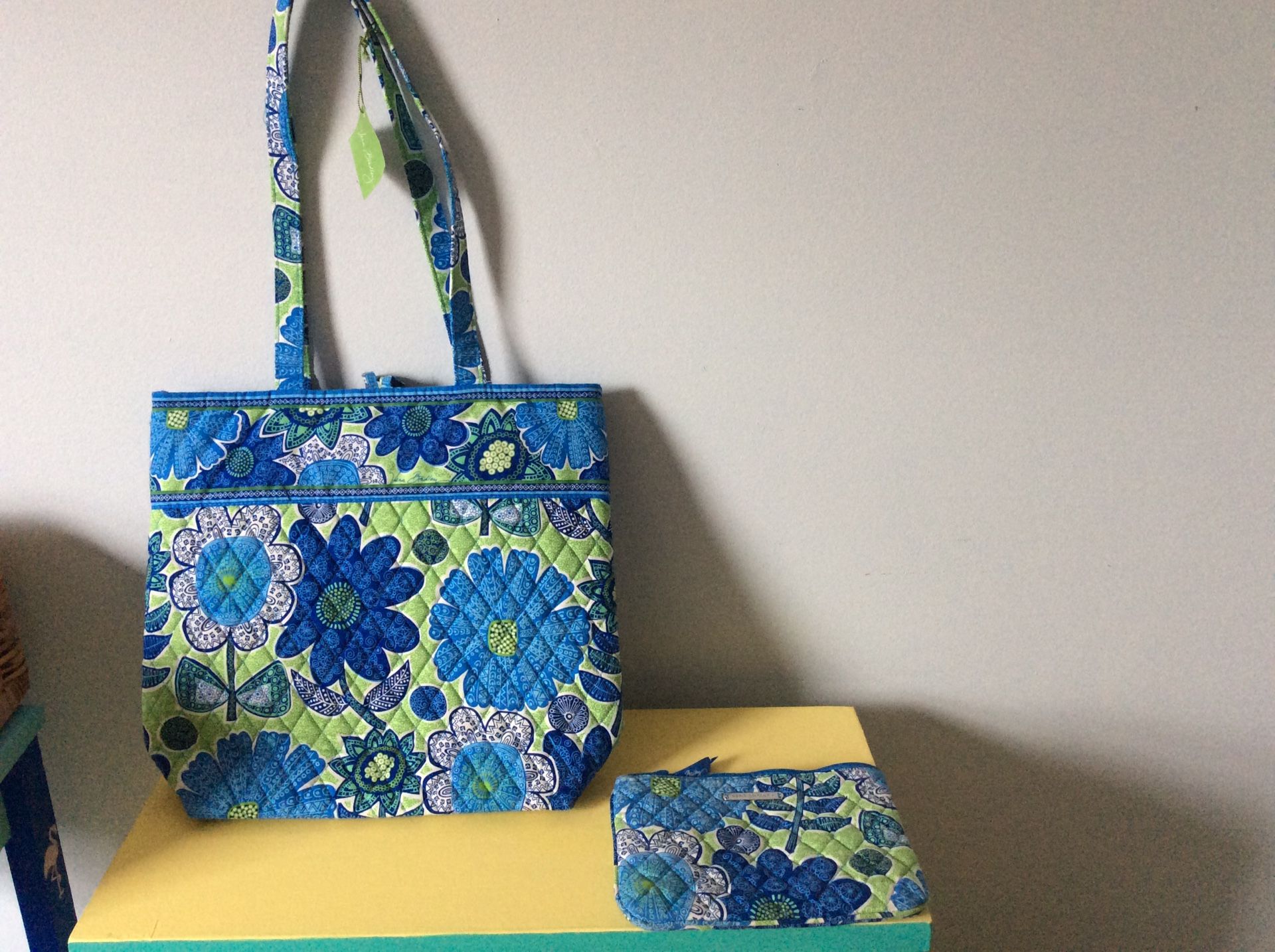 Vera Bradley Double Daisy Tote and Makeup Case - NEW
