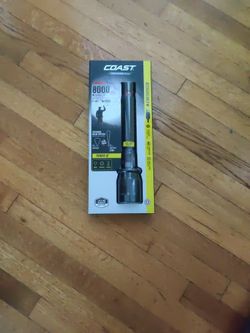 Coast 8000 lumens flashlight