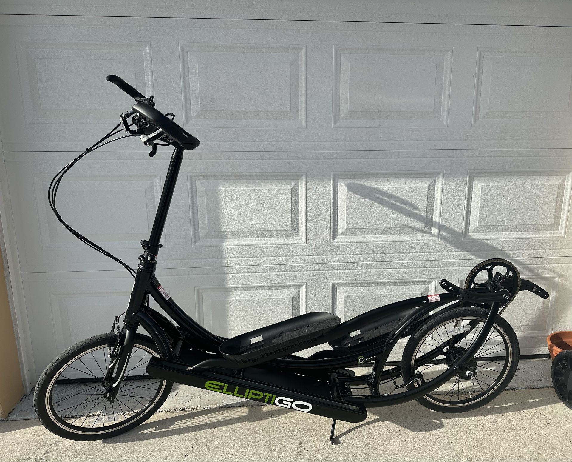 ElliptiGo CSeries 8 Speed Bike Like New Black