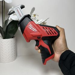 Milwuakee M12 Reciprocating Saw 