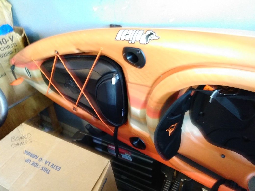 Fishing Kayak Pelican Mustang 100x with paddle used 23x for Sale