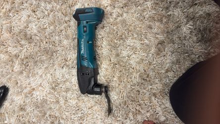 Makita Multi-tool (READ DESCRIPTION)