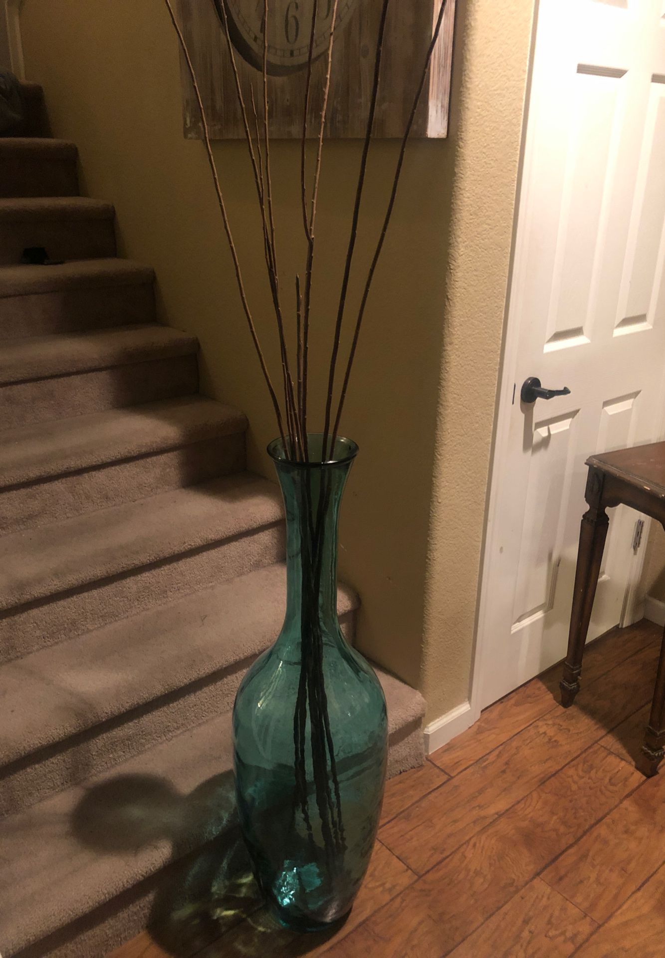 New large glass vase price firm
