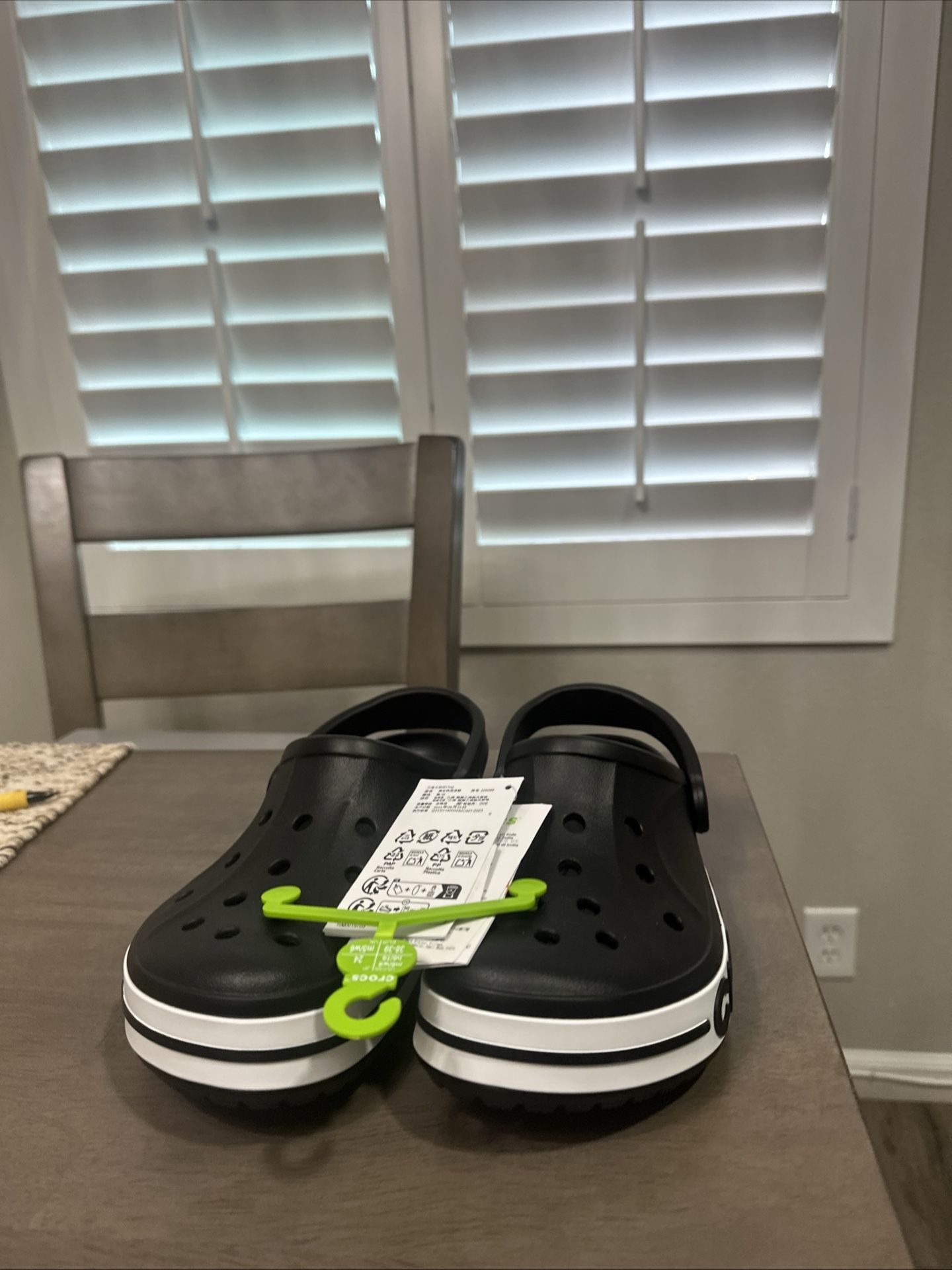 Women Black Bayaband Clog In Size 8