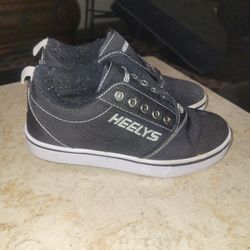 Black Heeleys Yt Sz 2 (Shoes)
