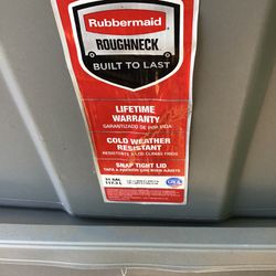 Rubbermaid Storage Containers 