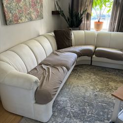 Carson’s Sectional White Couch