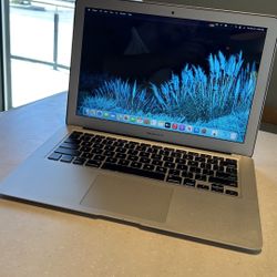 Apple MacBook Air 13” I5/8GB/256GB SSD $180