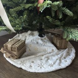 Brand New Tree Skirt