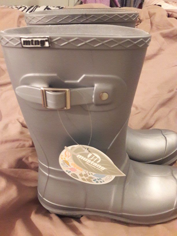 Brand New MTG Rubber Boots