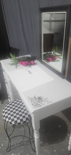Beautiful Vintage Farmhouse Vanity With Beaded Mirror And French Stool, Solid Wood Excellent Condition.