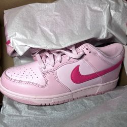 Nike dunk triple pink 7Y