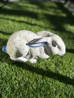 Vintage Tiffany & Co. Austria Blie Polka Dot Ceramic Bunny Rabbit Bank w/Key