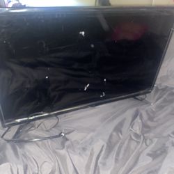 32 inch TV Roku 