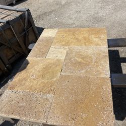 Blowout sale !!Travertine golden Versailles pattern only $4.50 per sqft  good for pool deck/ pergola/ sidewalk/ etc, come visit us!!🤝