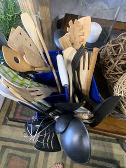 New assorted wooden spoons