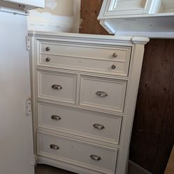 Girls Full Twin Bed Set & Chest