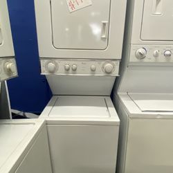 STACKABLE WASHER AND DRYER WHITE WHIRLPOOL GAS 