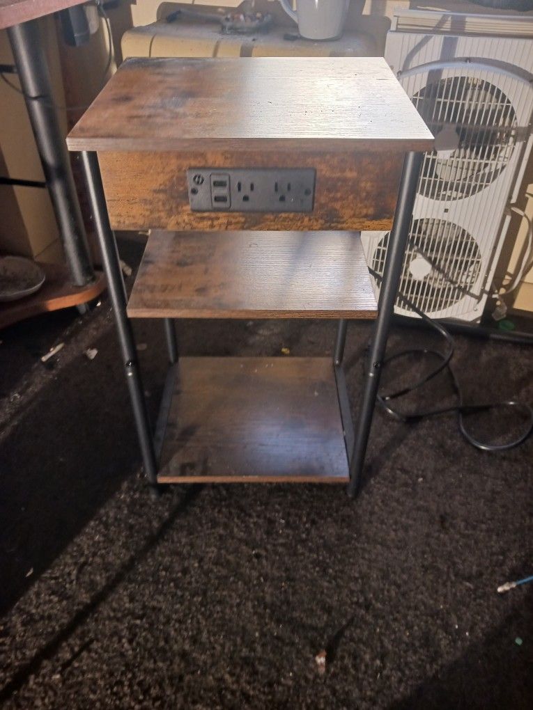 End Table With USB /outlet