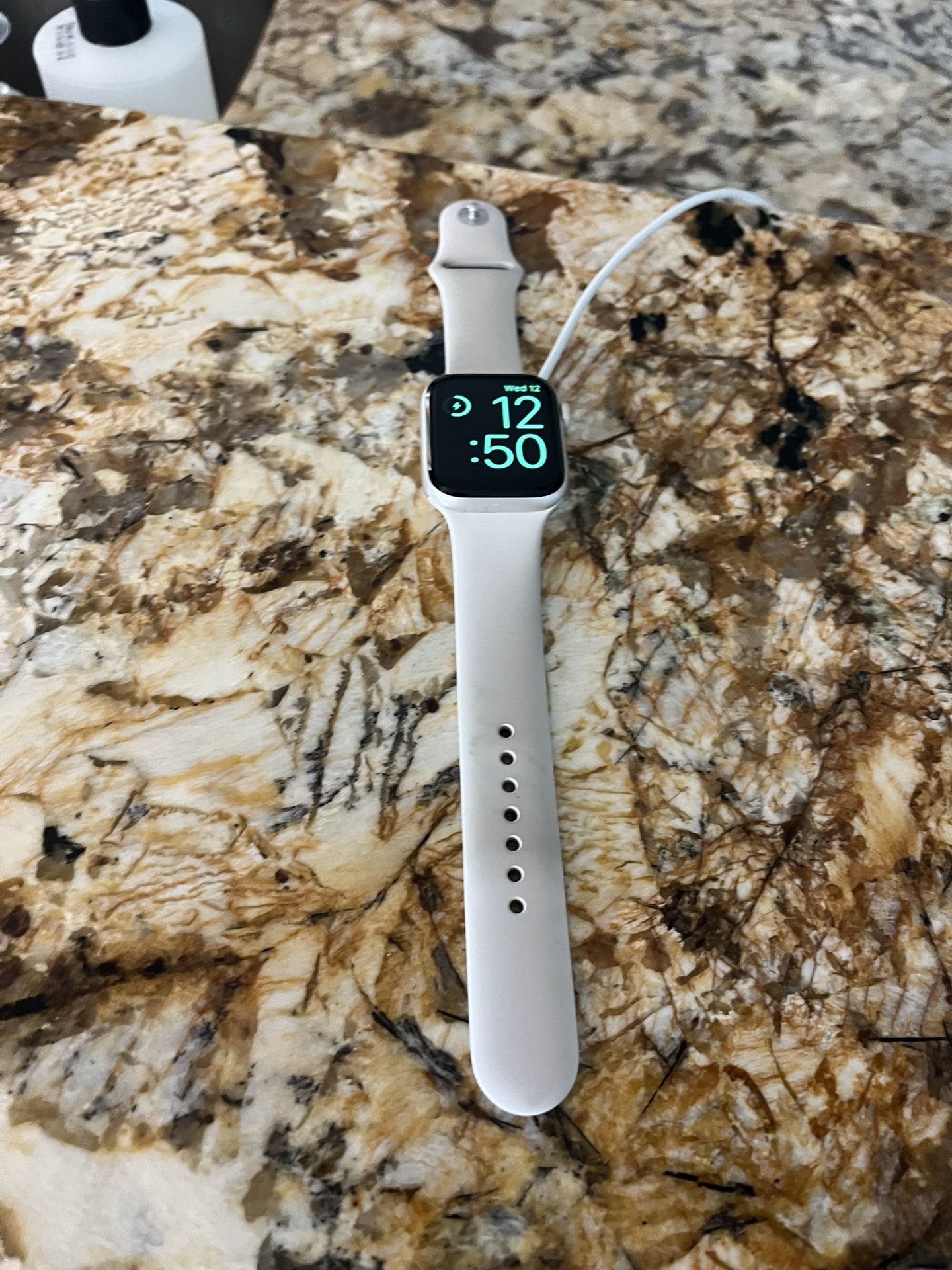 Apple Watch SE (2nd Gen) [GPS + Cellular 44mm]