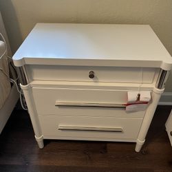 WHITE 3 Drawer Nightstand - Device Chargers 🔌 