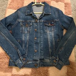 Levis denim jacket!! Super cool for winters. Size S