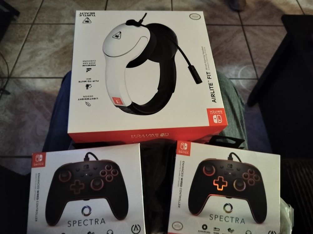 Nintendo Switch Air Lite Fit Turtle Beach Headset 2 Spectra Controllers All For $60