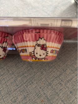 Hello kitty cupcake liners