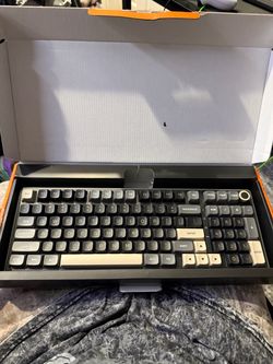 RK ROYAL KLUDGE R98 Pro Wired Mechanical Keyboard