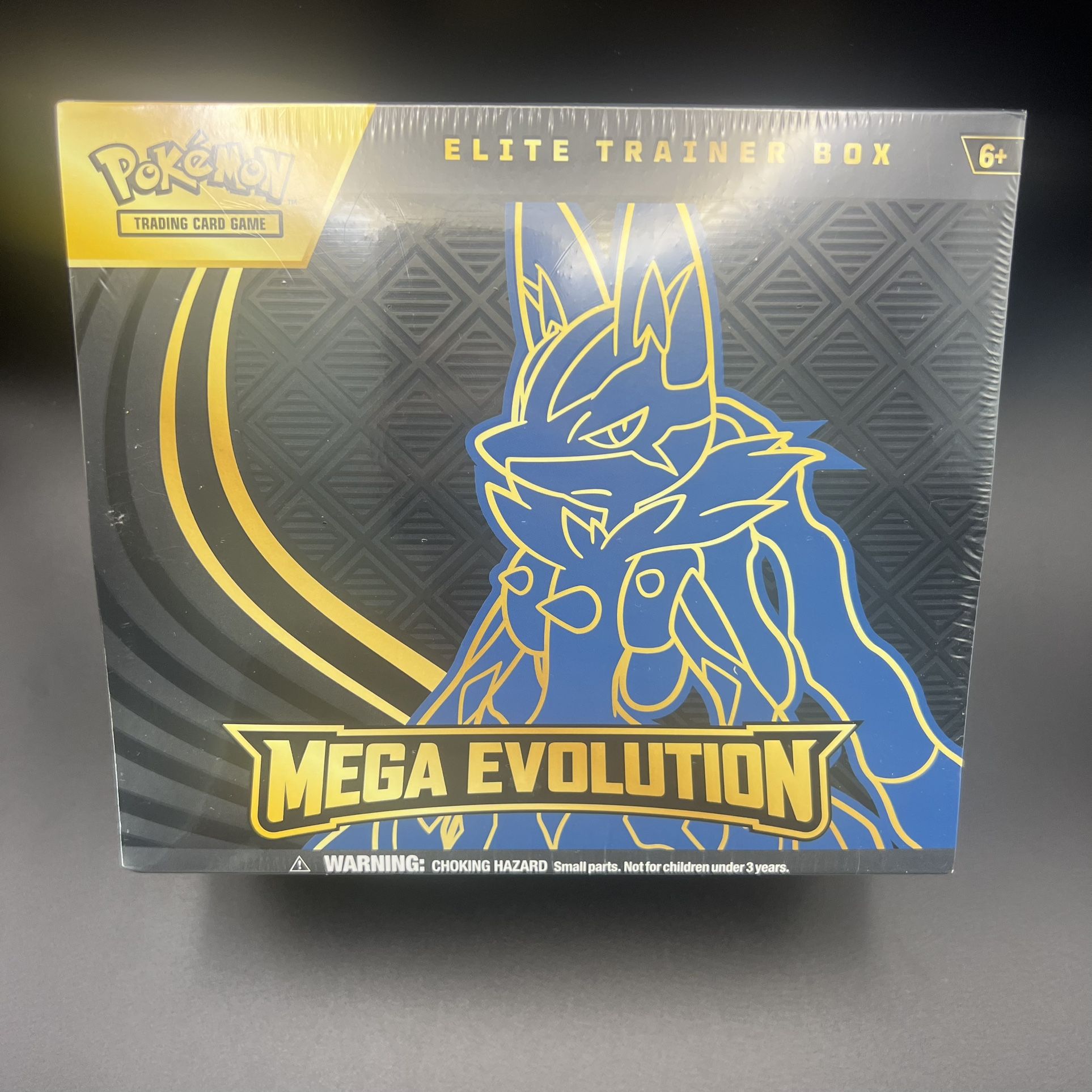Pokemon Mega Evolution Lucario ETB