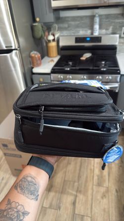 Titan lunchbox