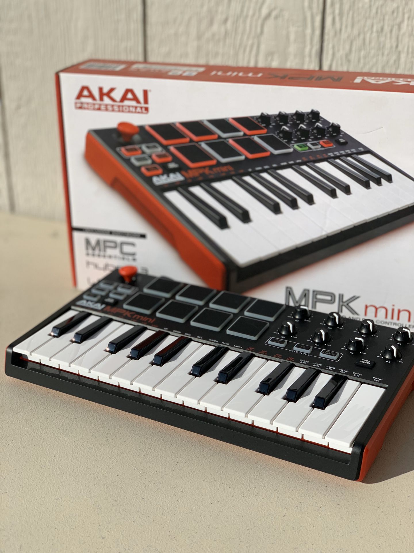 Akai MPK mini keyboard and pad controller