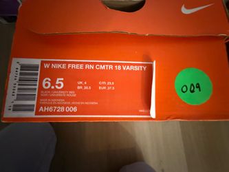 Women’s Nike shoe