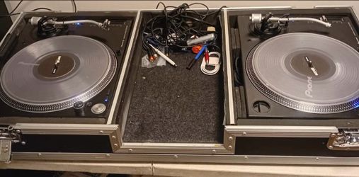 2 USED PIONEER PLX 1000